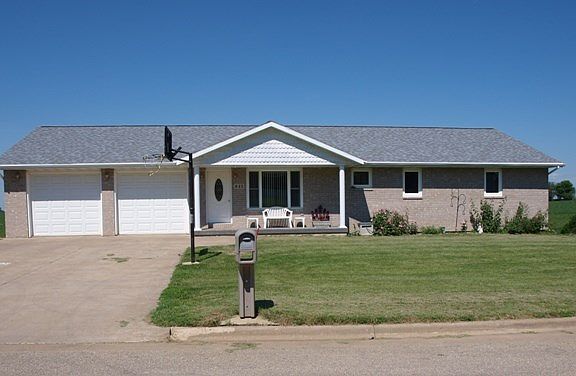 3rd image of 813 Brandy St