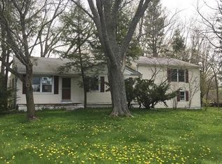 15341 Auburn Rd, Newbury, OH 44065