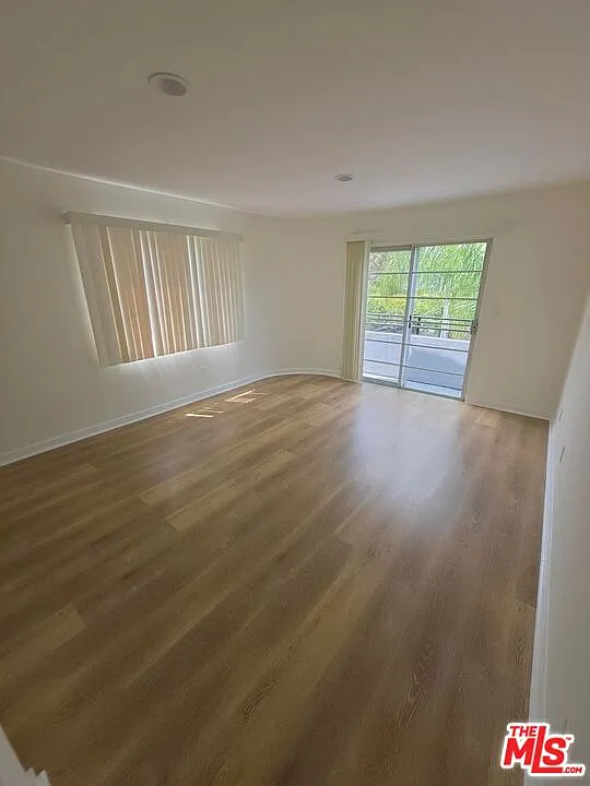 2 bed, 2.0 bath, 1300 sqft, $4,295 — Photo 4