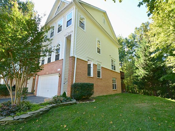 Side view with ample outdoor space!