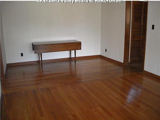 3rd image of 110 Georges Dr