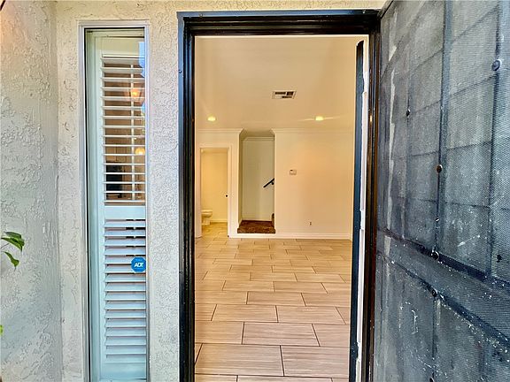 4th image of 542 W Dunton Ave #29