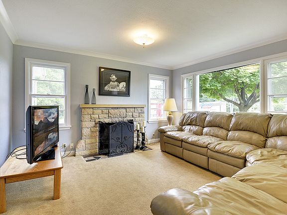 2nd image of 156 Woodlynn Ave