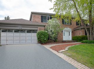 2150 N Coldspring Rd, Arlington Heights, IL 60004