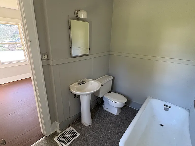 238 W Peoria Ave — Photo 17