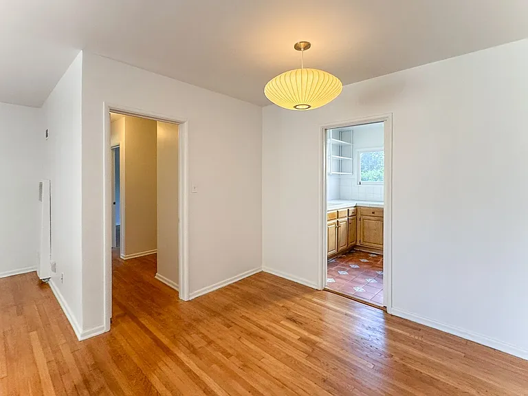 2033 Euclid St #6 — Photo 5