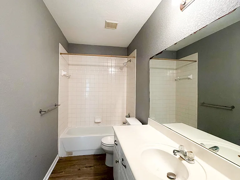 2203 Indian Trl #A — Photo 6