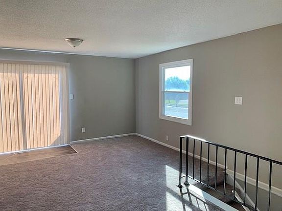 4th image of 4487 Four Seasons Cir