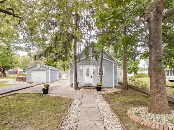 1745 Spruce St, Granite City, IL 62040
