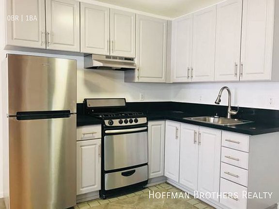 2nd image of 405 S Alvarado St #9