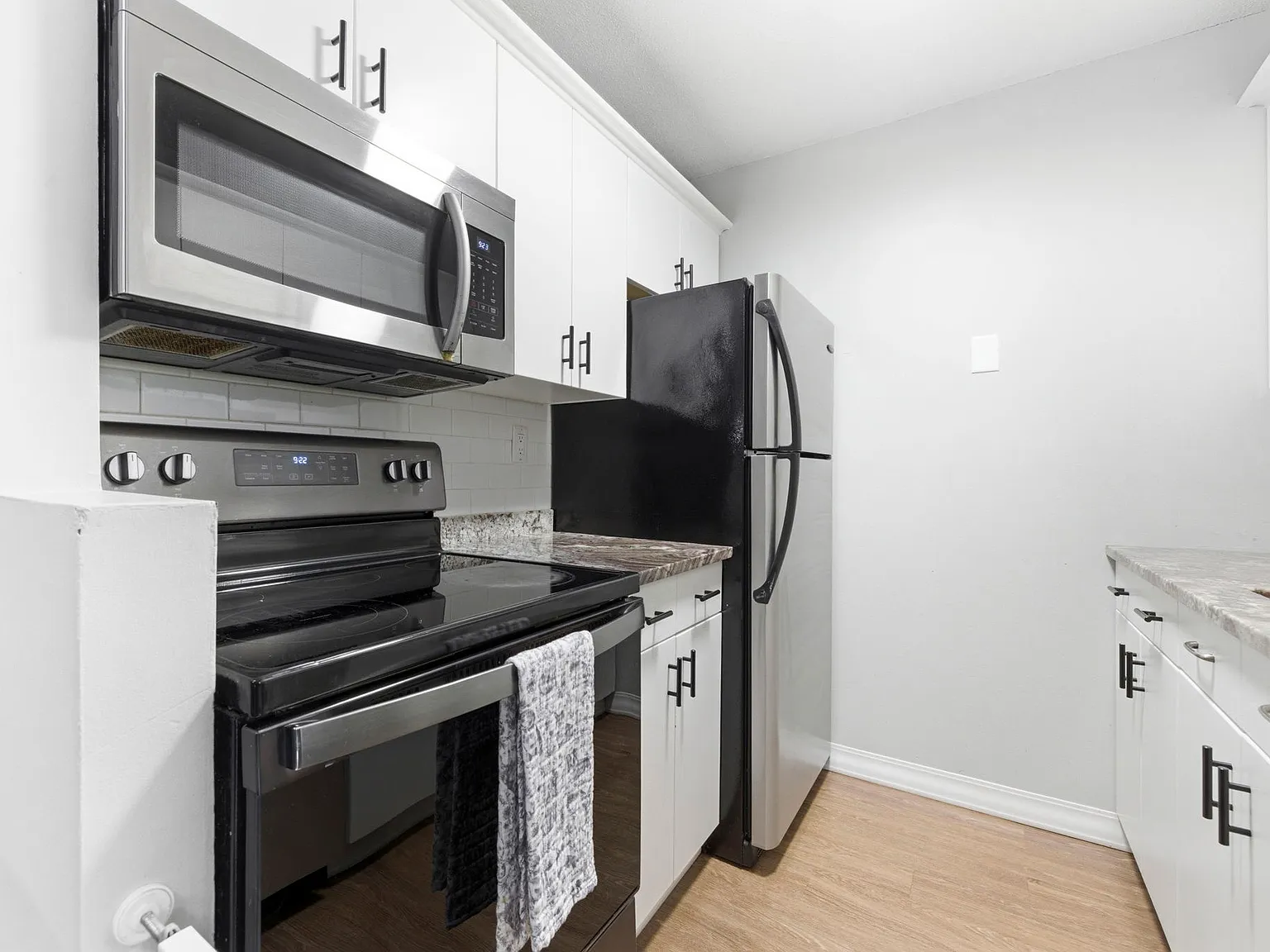 2 bed, 796 sqft, $2,800 — Photo 4