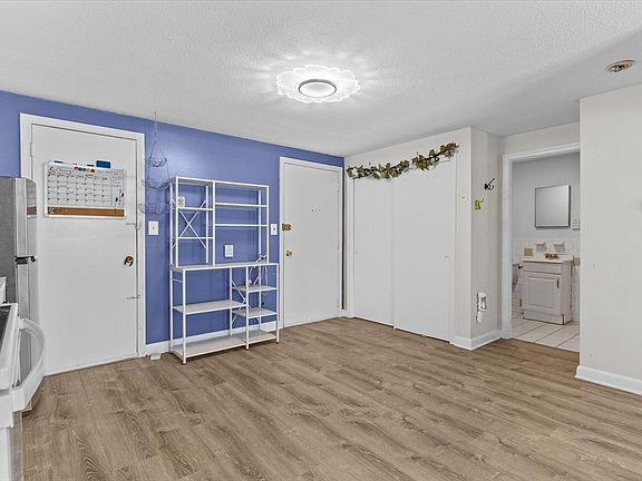 4th image of 50 Danbury Dr APT 5