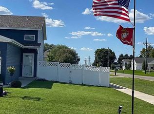102 Sheyenne St #A, Kindred, ND 58051