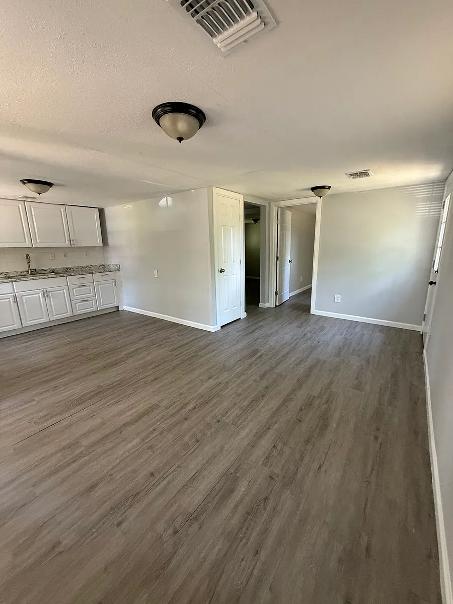 Building Photo - 1209 Glenda Dr
