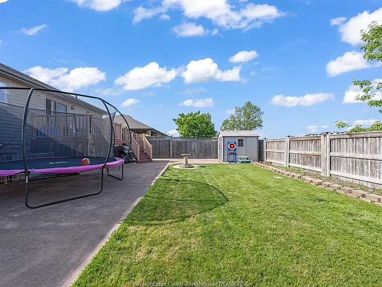 3040 Troup Cres — Photo 46