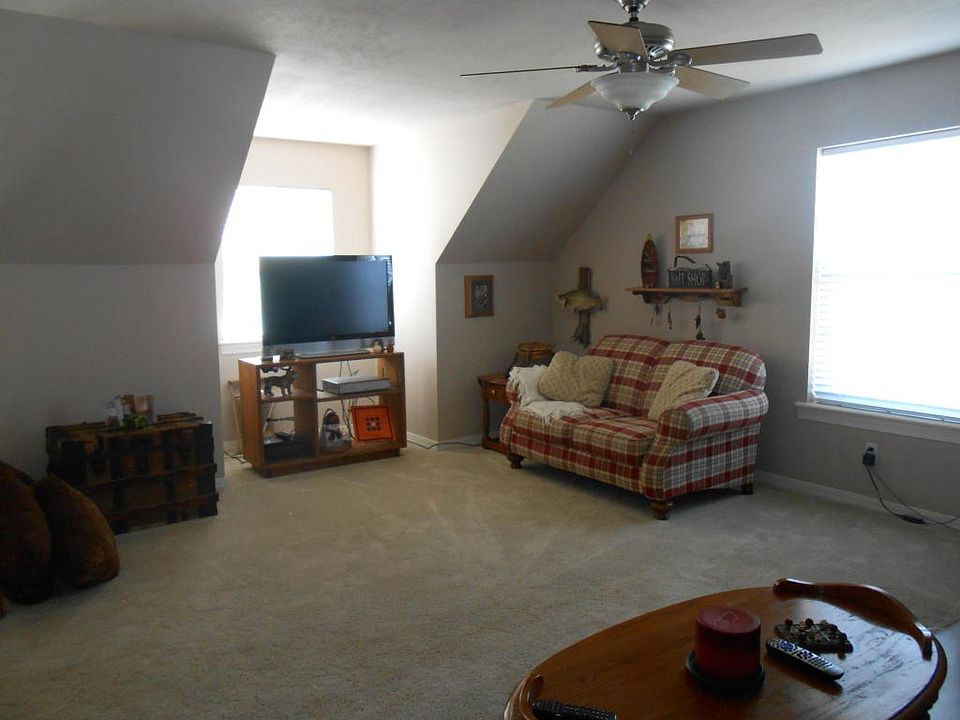 Upstairs bonus living area