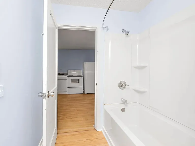 1044 Muskegon Ave NW — Photo 12