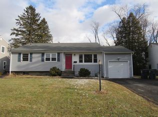 14 Duncan Dr, Latham, NY 12110