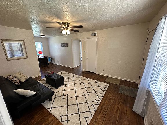 4th image of 720 S Apache Dr