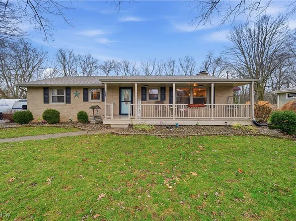 918 Bonsel St NE, Navarre, OH 44662