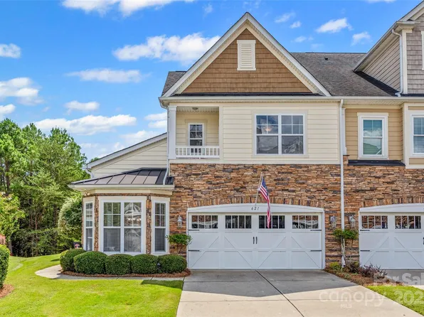 621 Sunfish Ln, Tega Cay, SC 29708
