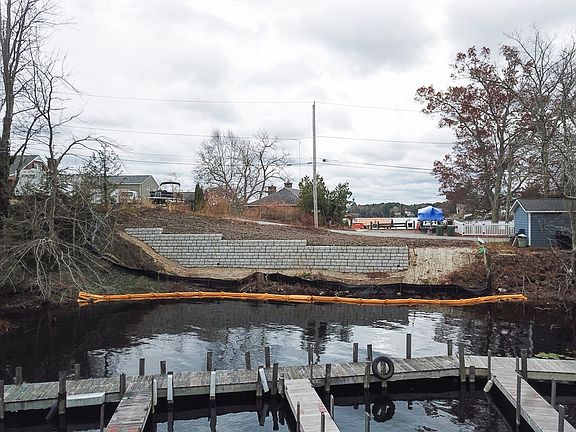 5th image of 13 S Point Rd