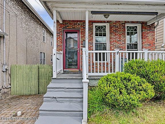 2nd image of 115 E Grove St