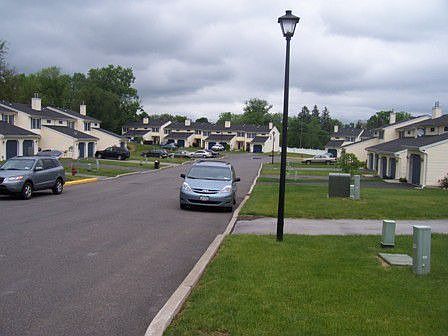 4th image of 17 Pond Hill Ln