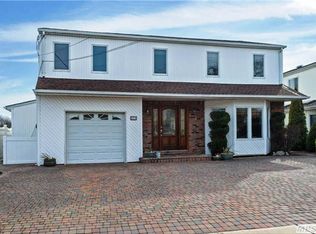 2230 Farrell Ct, Merrick, NY 11566