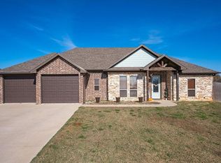 389 N Bois D Arc St, Van, TX 75790