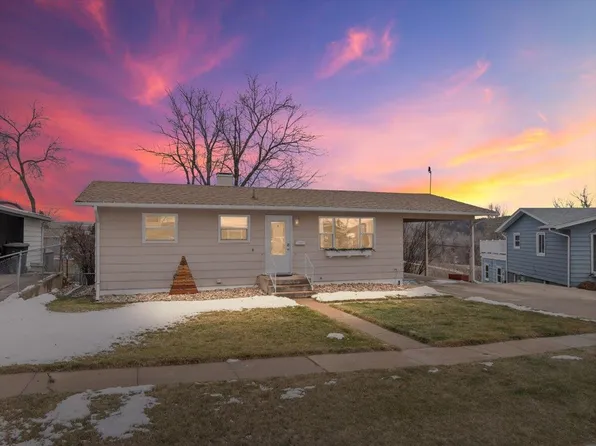 1907 Sunset Dr, Sturgis, SD 57785