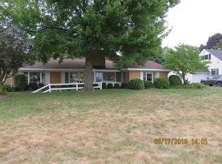 2141 Finsbury Ln NW, Grand Rapids, MI 49504
