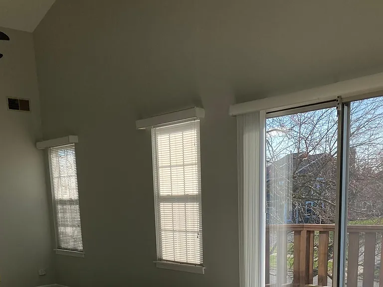 1351 Ridgefield Cir — Photo 2