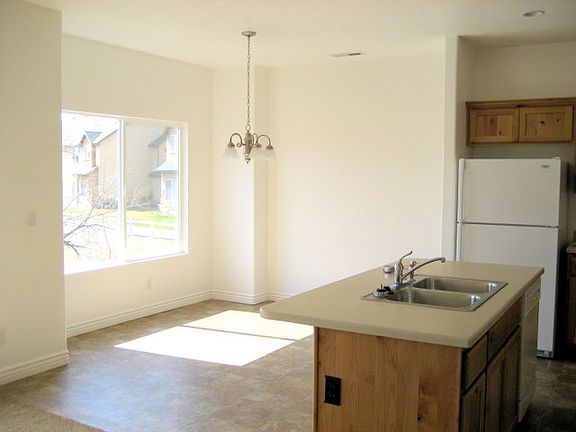 5th image of 915 W 310 S Unit 4