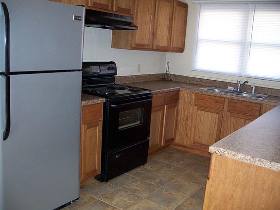 3rd image of 117 Crescent Dr