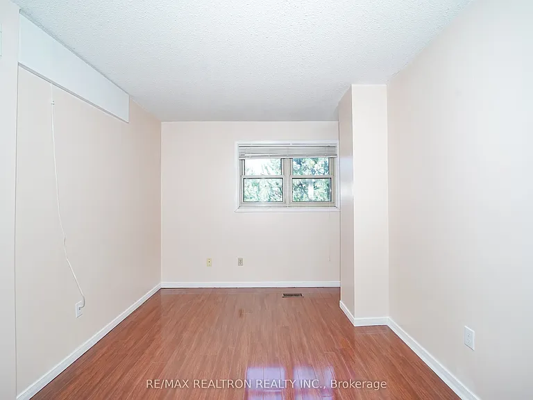 25 Cardwell Ave #24 — Photo 23