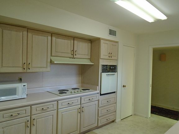 4th image of 10834 W Mission Ln