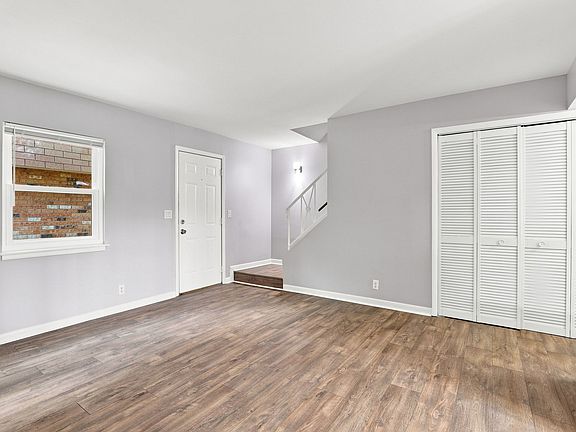 5th image of 370 Wallace Rd APT C6