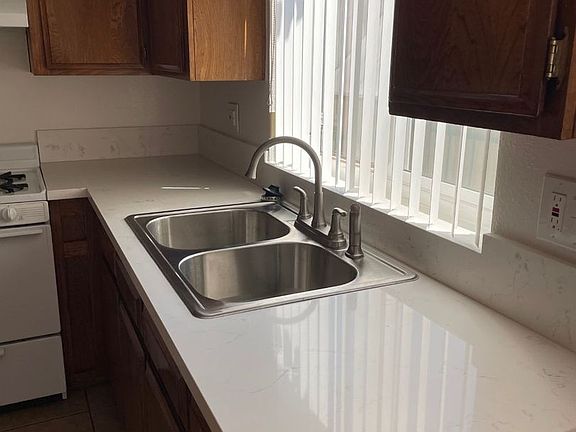 5th image of 415 N Exton Ave #3