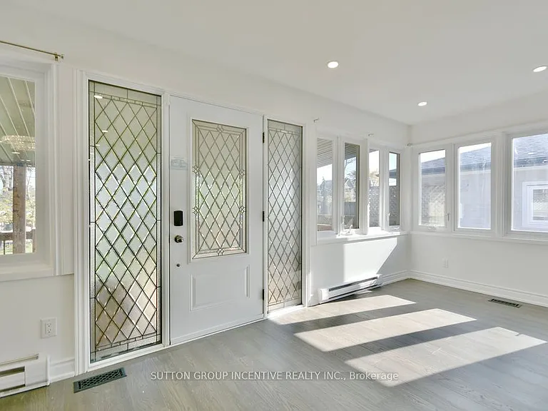 1556 Houston Ave — Photo 13