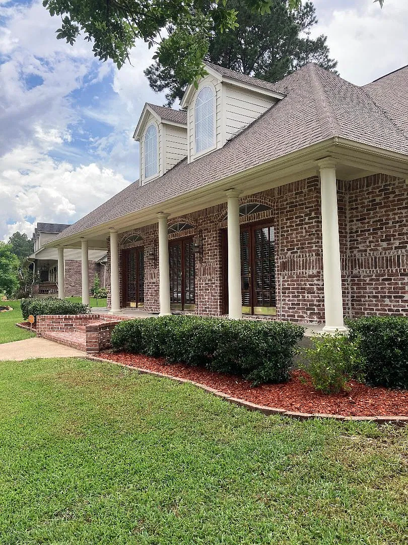 1802 Juniper Ln — Photo 3