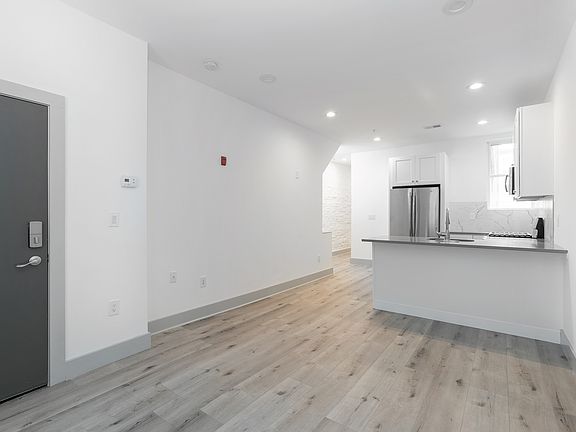 1735-n-32nd-st-unit-01-photos-wefilmphilly-2