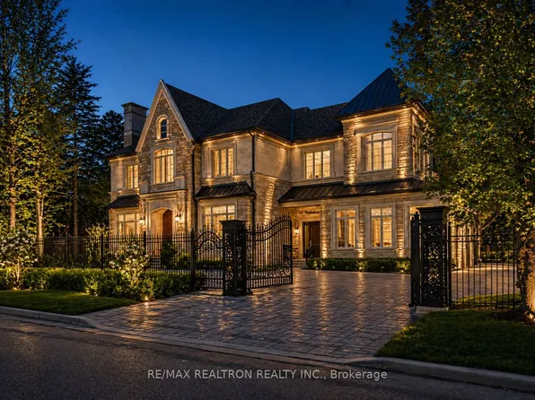 17 Pebblelane Ct, Richmond Hill, ON L4C 6X2