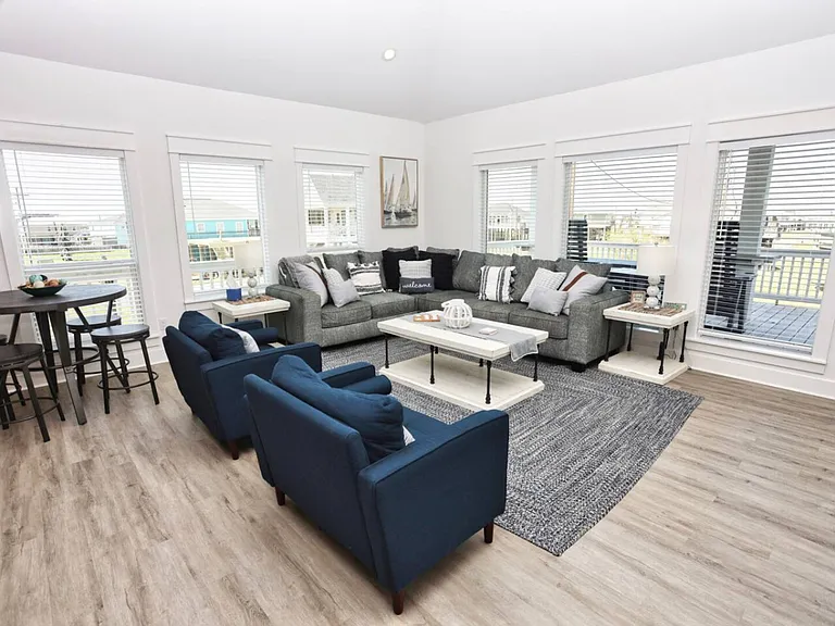 Palm Ridge Dr — Photo 8