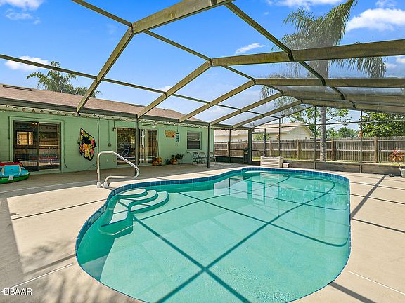 4th image of 1204 Tracy Dr