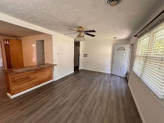 2nd image of 2827 Saltwell Rd