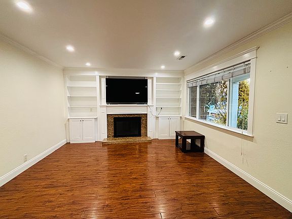 3rd image of 1275 Crowley Ave