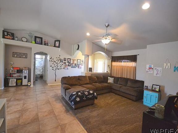 4th image of 2121 E Desert Lakes Dr
