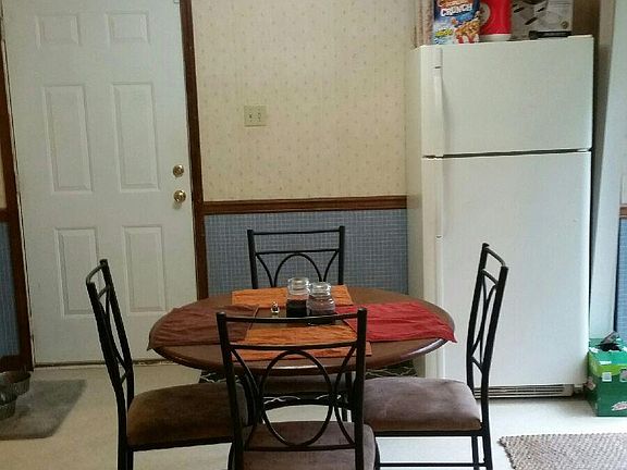 4th image of 214 Driftwood St