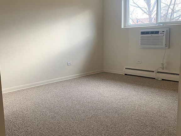 4th image of 415 W Miner St #11